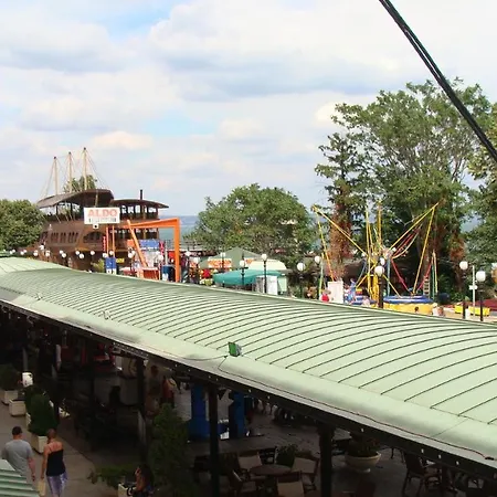 Апартаменты Admiral Золотые Пески